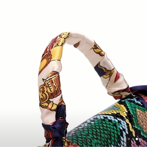 ๐โจ Gorgeous Snake Skin Pattern Satchel Bag with Scarf Decor - Stand Out - Picture 7 of 7